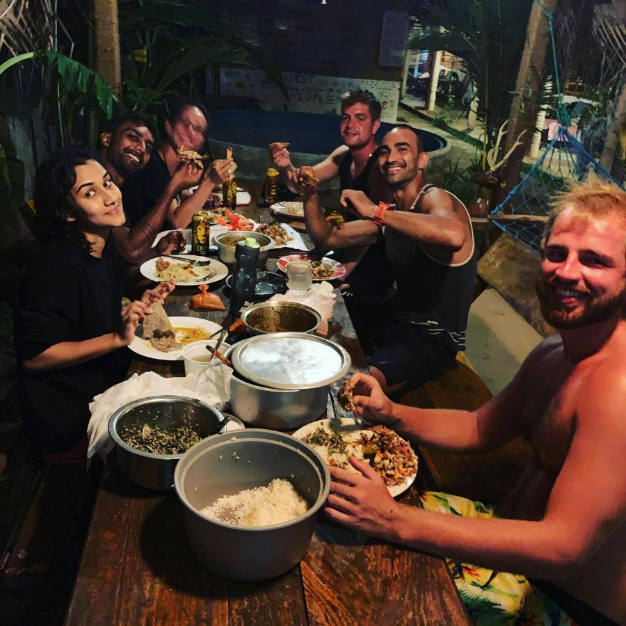 Wanderers Hostel Trincomalee Extérieur photo