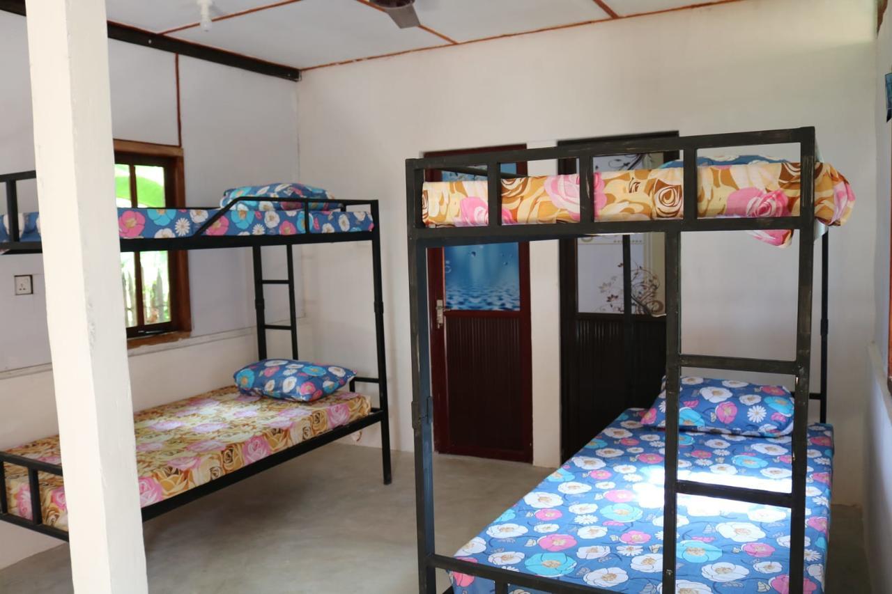 Wanderers Hostel Trincomalee Extérieur photo