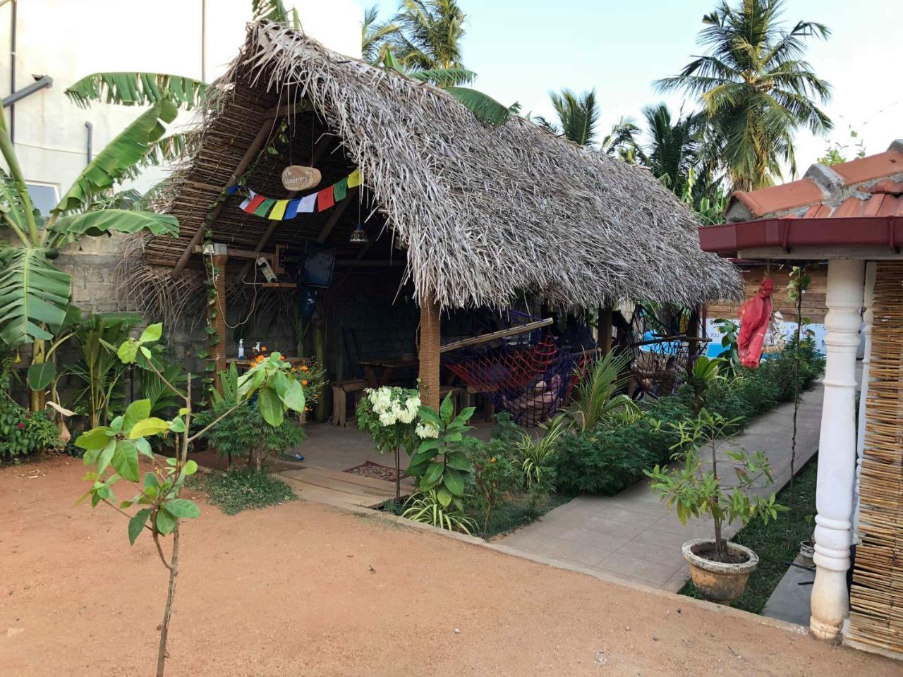 Wanderers Hostel Trincomalee Extérieur photo