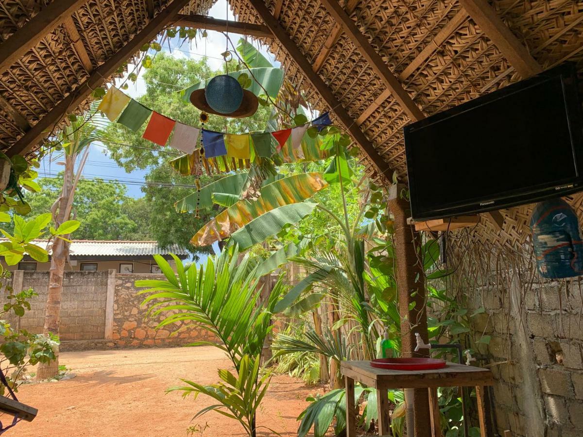 Wanderers Hostel Trincomalee Extérieur photo